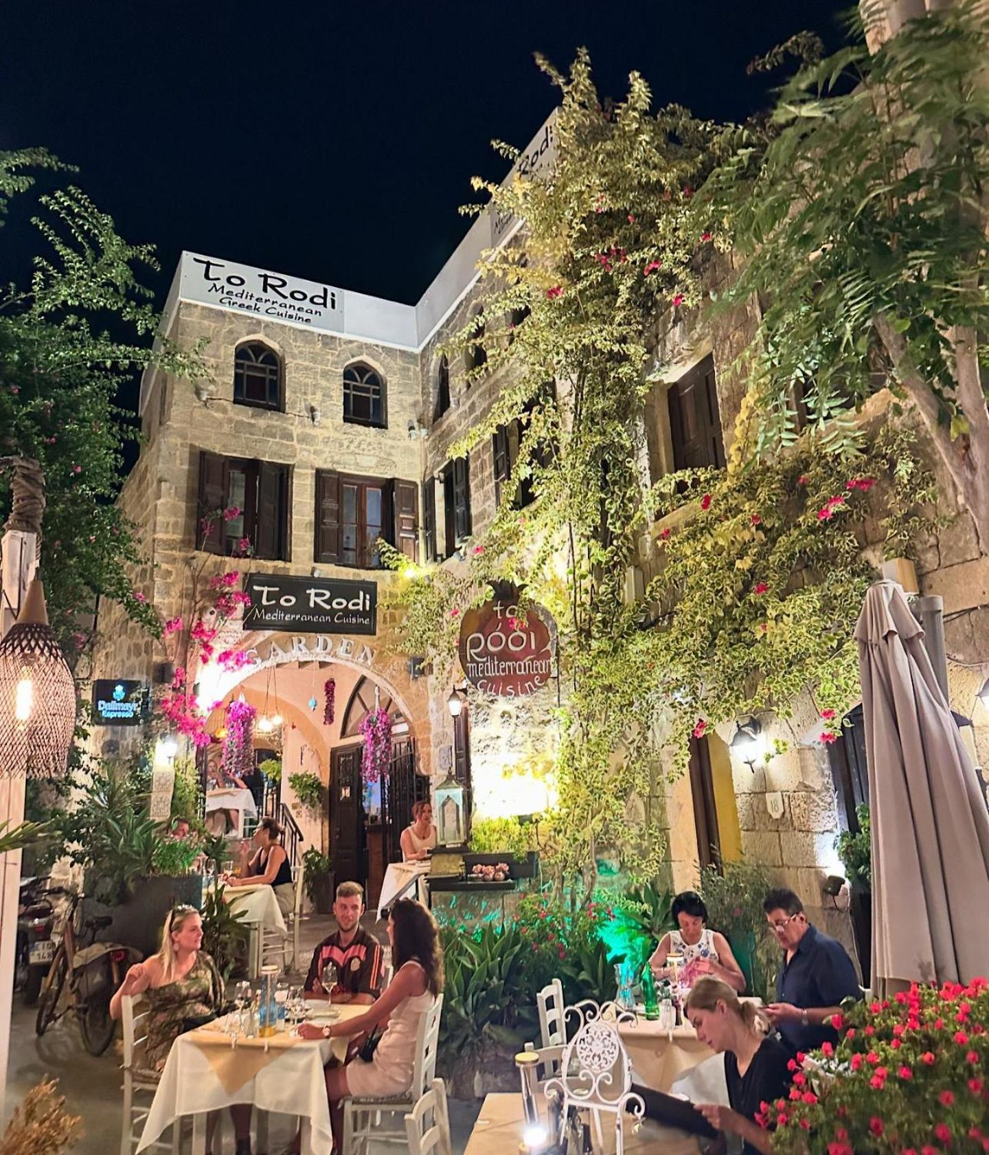 To Rodi Apartments Rhodes City Екстериор снимка